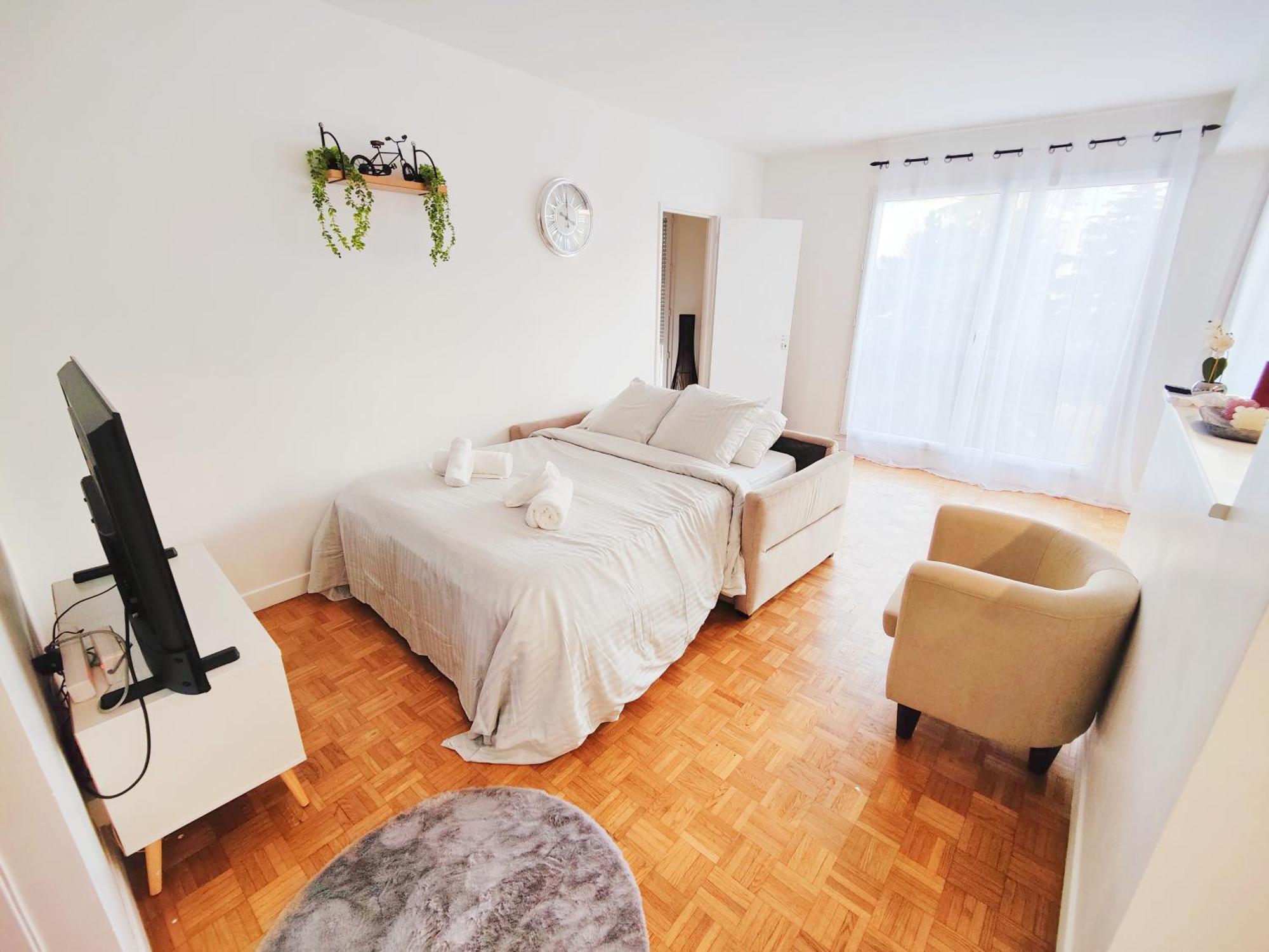 Metro A 2 Minutes Paris Centre Le Marais Apartment โรแมงวิลล์ ภายนอก รูปภาพ