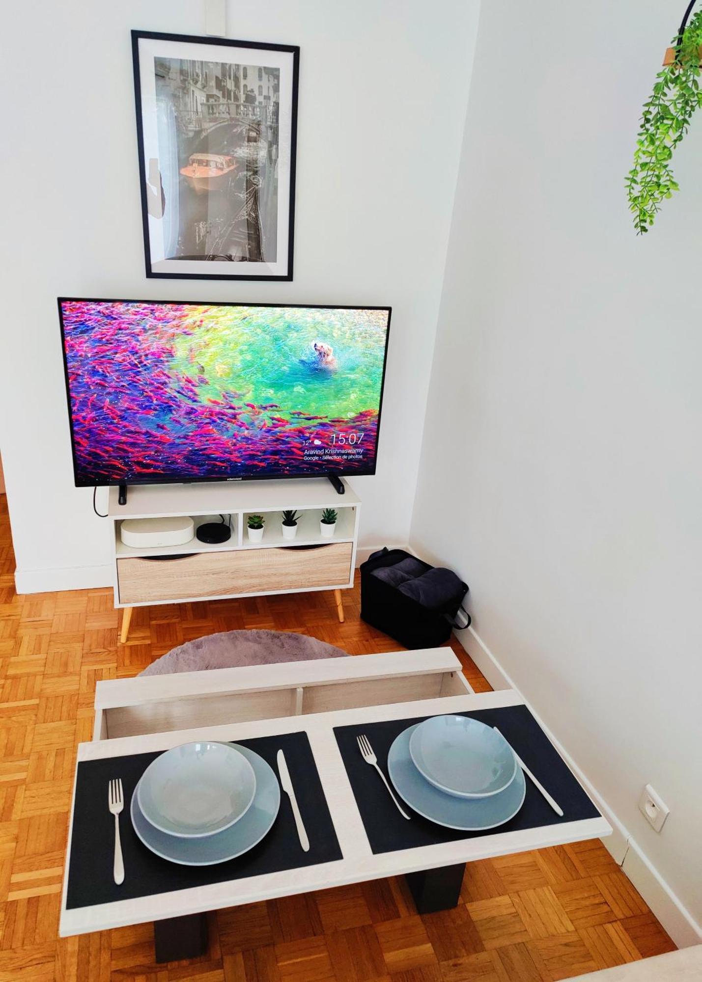 Metro A 2 Minutes Paris Centre Le Marais Apartment โรแมงวิลล์ ภายนอก รูปภาพ