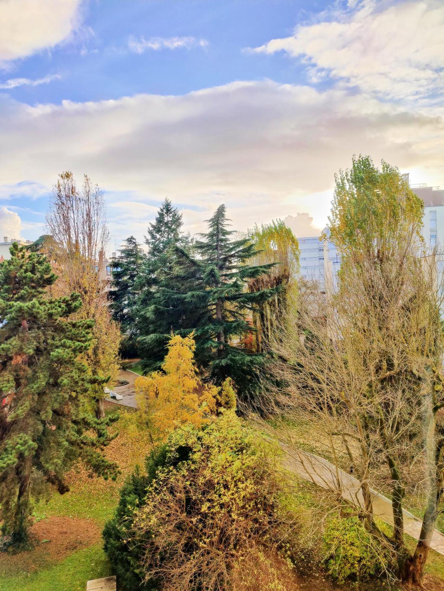 Metro A 2 Minutes Paris Centre Le Marais Apartment โรแมงวิลล์ ภายนอก รูปภาพ