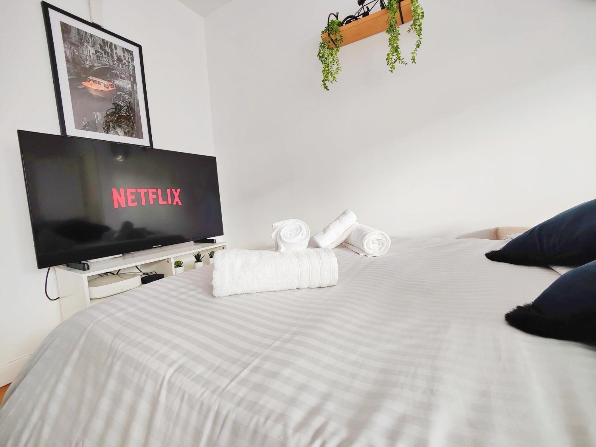 Metro A 2 Minutes Paris Centre Le Marais Apartment โรแมงวิลล์ ภายนอก รูปภาพ